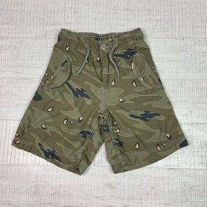 Gap Kids size 6-7  camouflage shorts